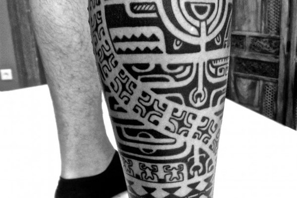 1618309432_65-p-tatu-eskizi-polineziya-na-nogu-70.jpg