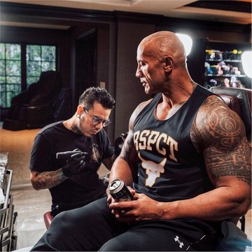 1652072317_57-o-tendencii-com-p-tatu-dueina-dzhonsona-foto-59