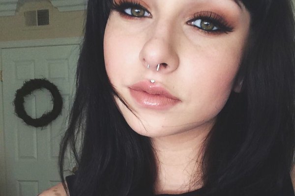 Cute-Girl-With-Septum-And-Medusa-Piercing1.jpg