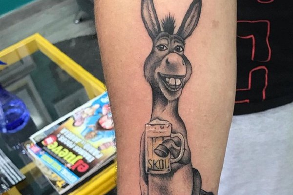 Donkey-holding-a-Beer-Mug-Tattoo.jpg