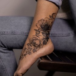 Тату на щиколотке для девушек