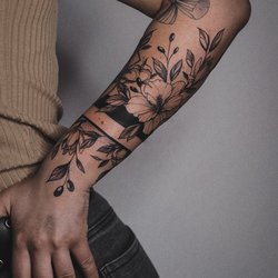 Женские тату на руку