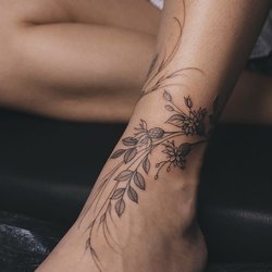 Тату на стопе и ступнях