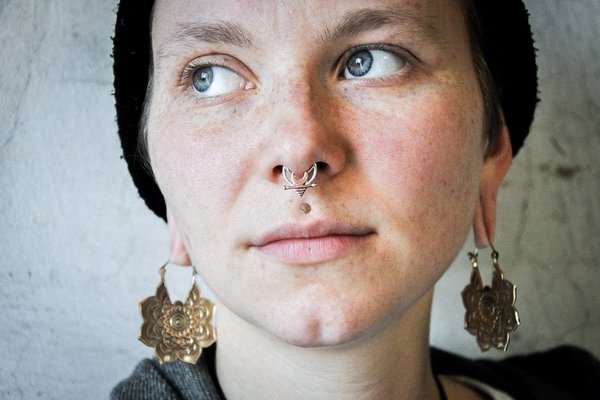Regenbogenschwarz-Septum-Mini-Ohrring-Tribal-Boho-Gypsy-Psy-Trance-03Kf06SA9bBBMDM.jpg
