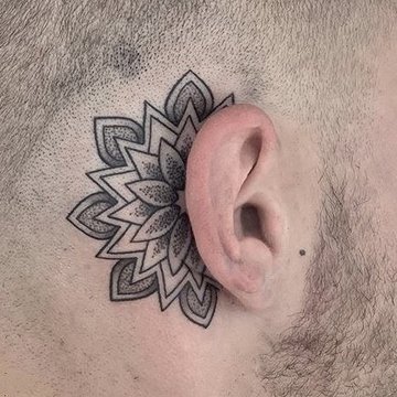 Тату на шее 030