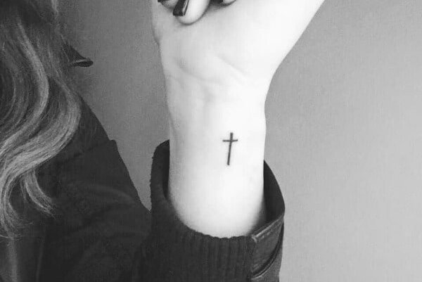 Unique-Ideas-Of-Cross-Tattoo-Designs-For-Women-With-Meaning-19.jpg