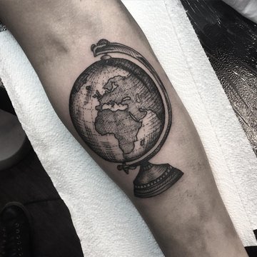 World-Globe-Tattoo-by-Henbohenning.jpg