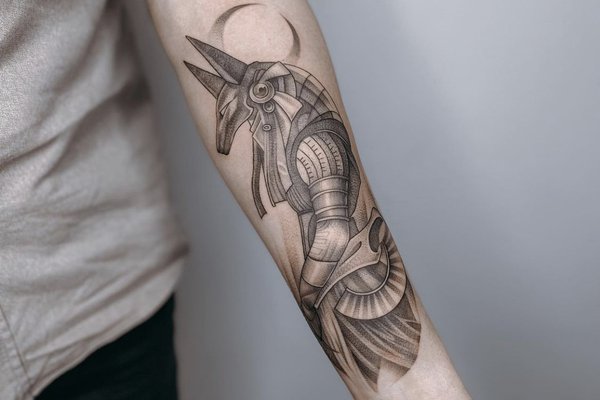arm-blackgrey-anubis-tattoo.png
