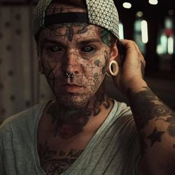 Тату на глазном яблоке