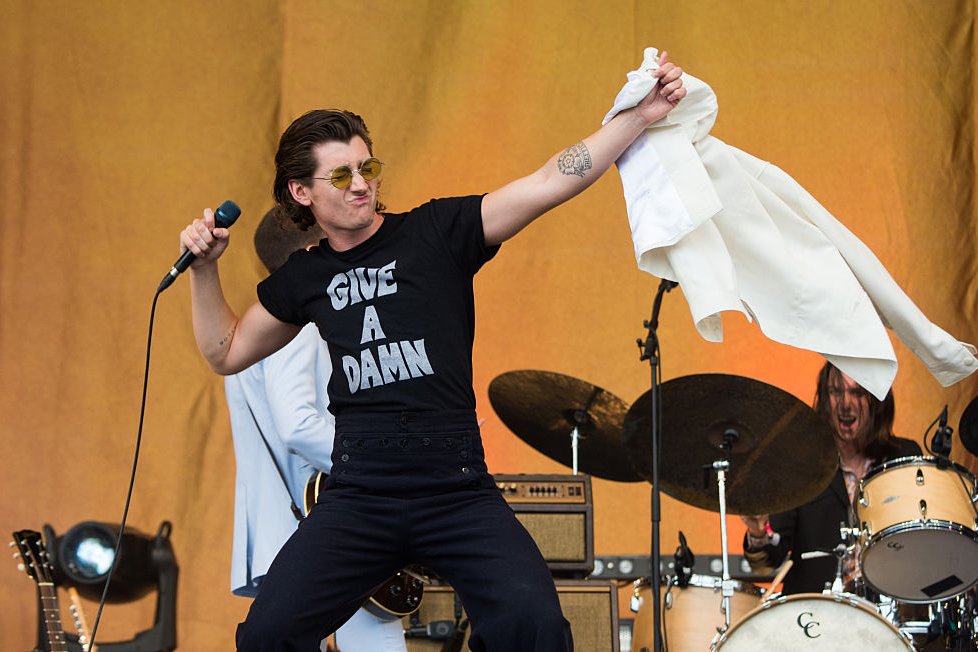 last_shadow_puppets_alex_turner_glastonybury
