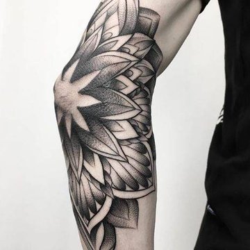 мужские тату на локте (21)