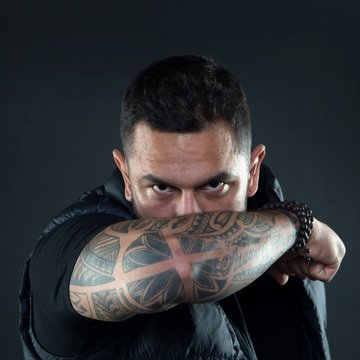 мужские тату на локте (24)